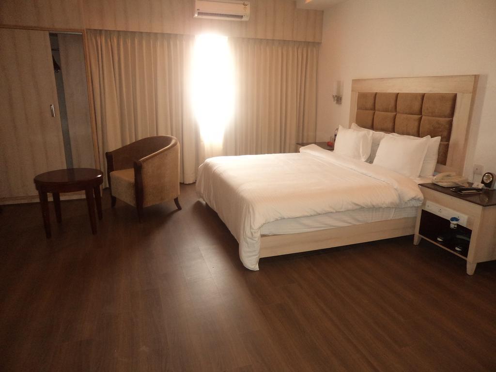 Rr Inn Palayankottai Екстериор снимка